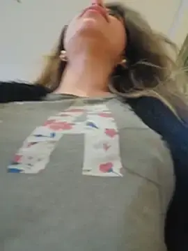 Stripchat Free Porn Cam of Karen_San_Miguel