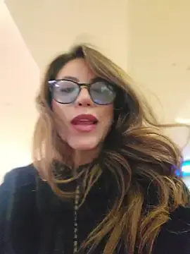 Stripchat Free Porn Cam of Karen_San_Miguel