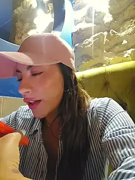 Stripchat Free Porn Cam of Karen_San_Miguel