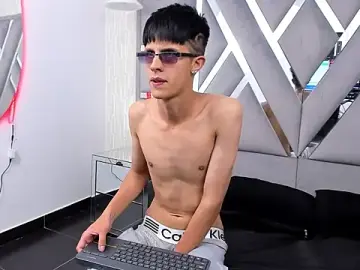 Stripchat Live Porn of MikeHunteer