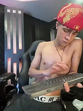 Stripchat Live Sex of MikeHunteer