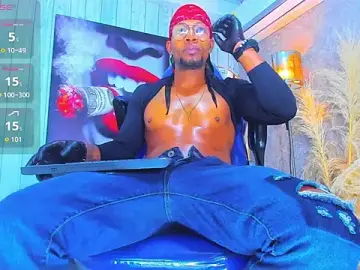 Stripchat Free Live Porn of RicoBrown777_