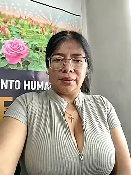 Stripchat Adult Webcam of __valentina18