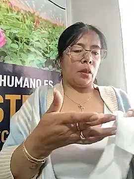 Stripchat Free Porn Cam of __valentina18