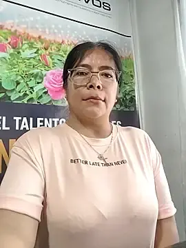 Stripchat Live Porn of __valentina18