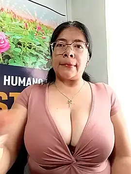 Stripchat Adult Webcam of __valentina18