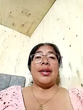 Stripchat Free Porn Cam of __valentina18