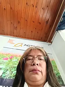 Stripchat Adult Webcams of __valentina18