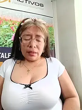 Stripchat Adult Webcams of __valentina18