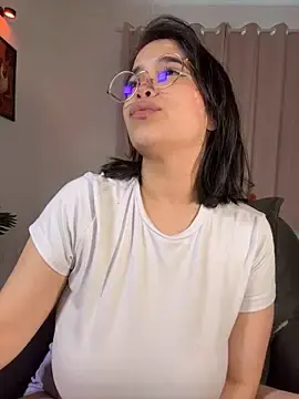 Stripchat Live Sex Cam of tati_reyess