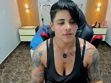 Stripchat Adult Webcam of KAROLLJONES1