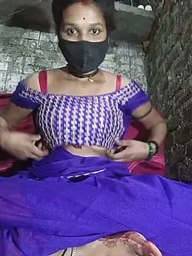 Stripchat Live Sex Cam of Hoty_girl_143
