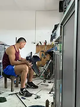 Stripchat Free Porn Cam of Paul22cm-