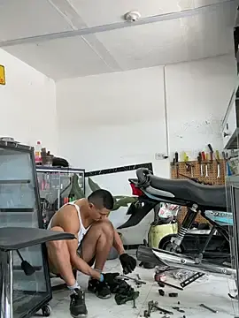 Stripchat Free Porn Cam of Paul22cm-