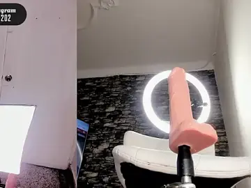 Stripchat Live Sex Cam of zoe_backer