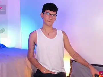 Stripchat Live Sex Cam of Alexx_tc