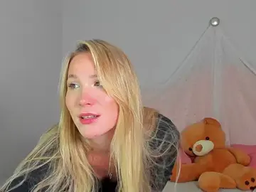 Stripchat Nude Webcam of ElaraVoltage