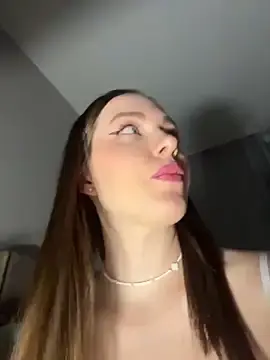 Stripchat Free Live Porn of -SweetDi-