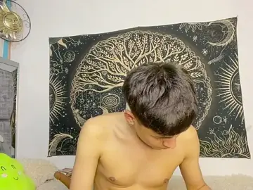 Stripchat Free Porn Cam of Andy_Belier23