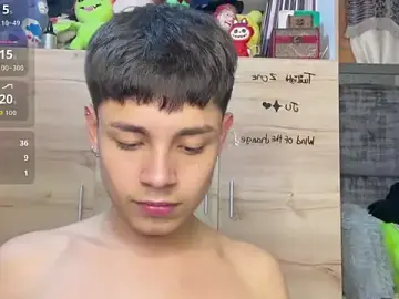 Stripchat Live Sex Cam of Andy_Belier23