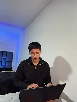 Stripchat Live Porn of SantiLux_