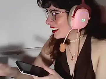 Stripchat Adult Webcam of Owly_bloom