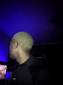 Stripchat Adult Webcam of DiamondDannn2