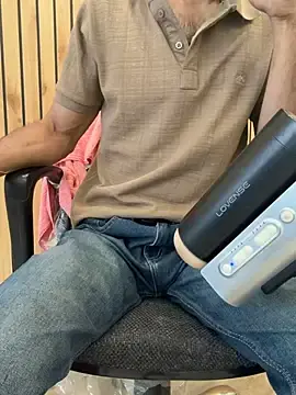 Stripchat Live Sex of SirControlsYou