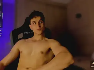 Stripchat Sex Cam of thomklein