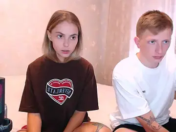 Stripchat Live Sex Cam of juliaanddima