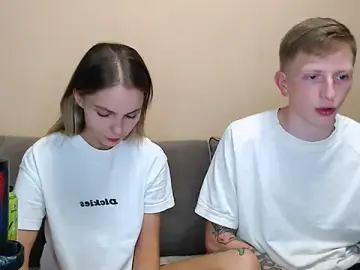 Stripchat Sex Cam of juliaanddima