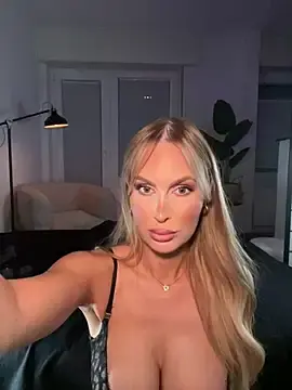 Stripchat Adult Webcam of Lena_Blom