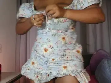 Stripchat Live Sex Cam of Mia_sweet80