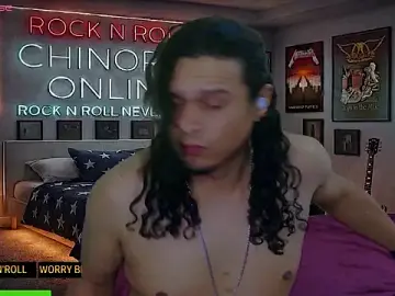 Stripchat Live Porn of chino_roz