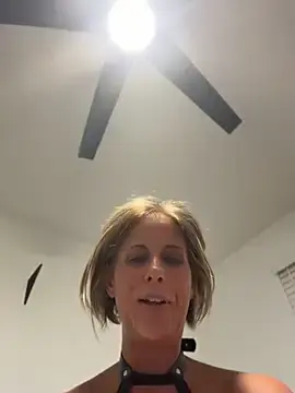Stripchat Live Sex Cam of privateplaymilf