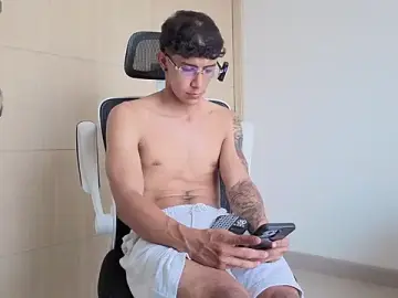 Stripchat Adult Webcams of Cristopher23_