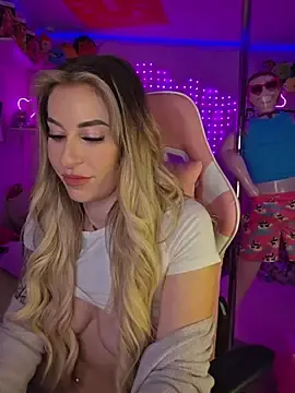 Stripchat Free Porn Cam of laurenlotus