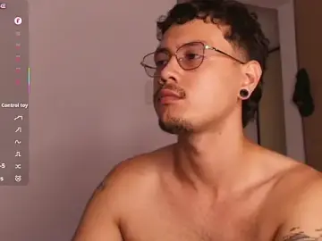 Stripchat Adult Webcam of LeaneSeb