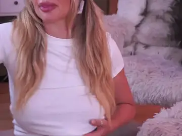 Stripchat Sex Cam of JoanneGG