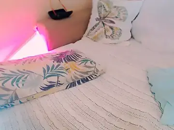 Stripchat Free Porn Cam of OLIVIA_CANDY