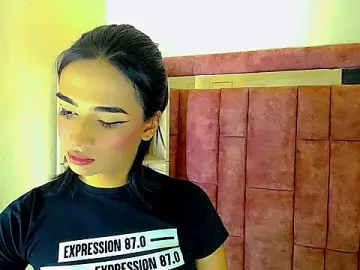 Stripchat Live Sex Cam of HANNAH_STEWART