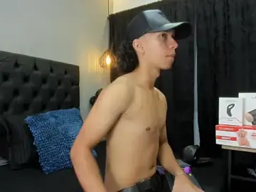 Stripchat Nude Webcam of ricky_backus