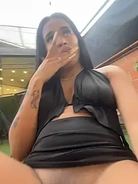Stripchat Free Porn Cam of EmmaExoticaXXX