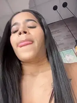 Stripchat Live Sex of EmmaExoticaXXX
