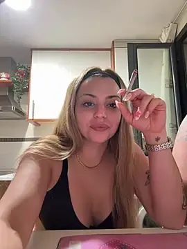 Stripchat Best live sex cam show of Noeliagglow