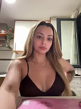 Stripchat Adult Webcam of Noeliagglow