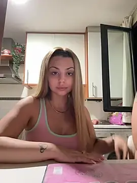 Stripchat Adult Video Chat of Noeliagglow
