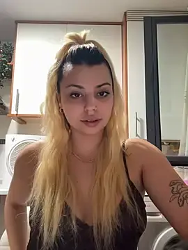 Stripchat Nude Webcam of Noeliagglow