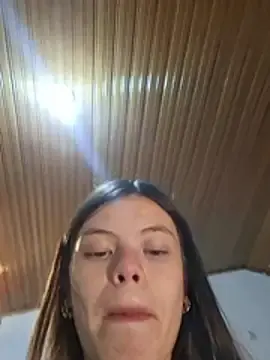 Stripchat Live Porn of _Isabella-7
