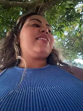 Stripchat Watch Live Sex Cams of LariiHotWife